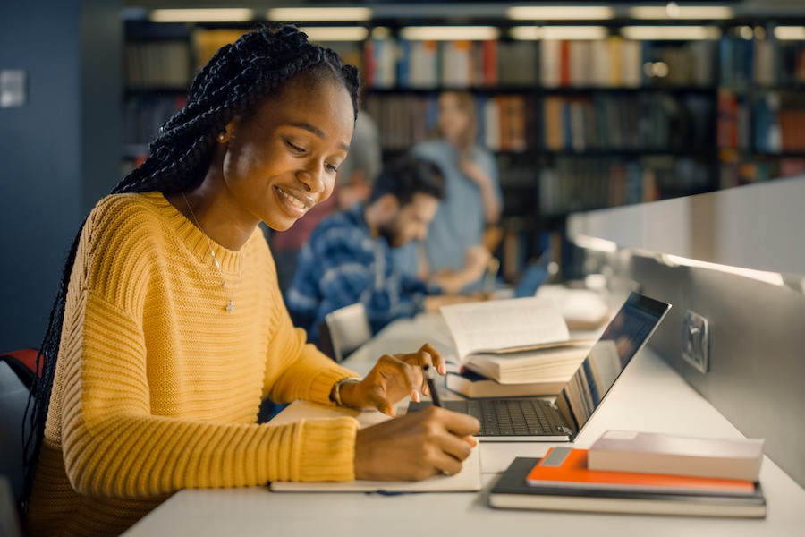 Step-by-Step Guide to Outlining an Essay Before Writing